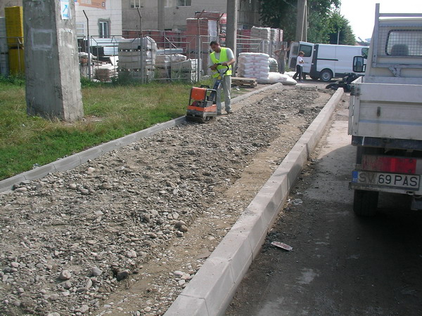 4 lucrai trotuar str. Armatei3.jpg